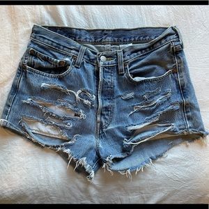 Vintage Levi shorts. Medium wash, medium rise. Good condition.